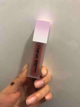터치인솔 프리티필터 쉬폰 벨벳 립틴트 — 4점을 준 리뷰어가 2018년 10월 올린 사용 사진