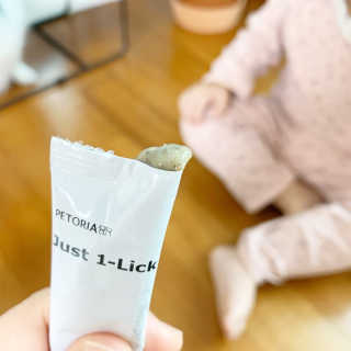 [펫토리아] 한입뚝딱 바이트 + 짜먹는 한입뚝딱 SET — 5점을 준 리뷰어가 2020년 2월 올린 사용 사진