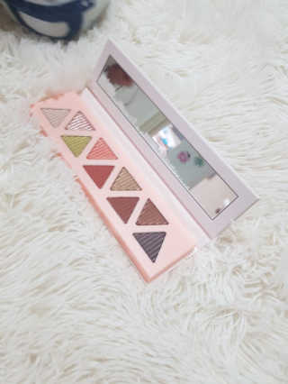 비비드스튜디오 아이 플래쉬 팔레트 NO.01 브릭 모먼트 — 5점을 준 리뷰어가 2020년 3월 올린 사용 사진