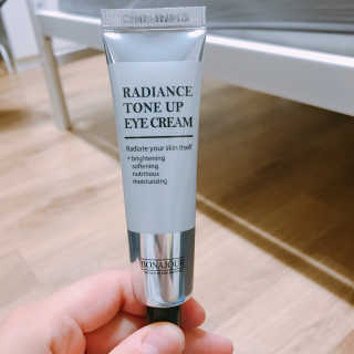 보나쥬르 래디언스 톤업 아이크림 30ml — 4.33점을 준 리뷰어가 2018년 8월 올린 사용 사진