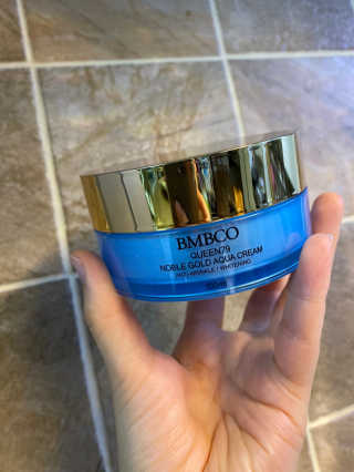 비엠비코 퀸79 노블 골드 아쿠아 크림 — 4점을 준 리뷰어가 2020년 1월 올린 사용 사진
