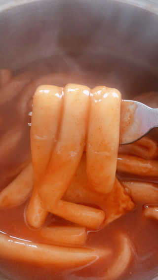두번째 국떡 국가대표 떡볶이 1팩 + 영미칩 2봉 증정 — 5점을 준 리뷰어가 2019년 2월 올린 사용 사진