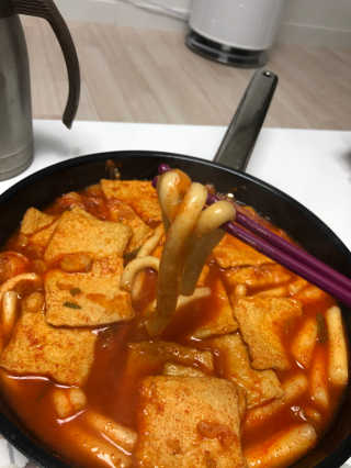 잠실맛집,홍코너떡볶이가우리집에[옛날맛,짜장맛옵션] — 5점을 준 리뷰어가 2019년 11월 올린 사용 사진