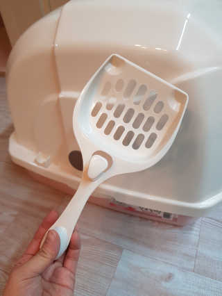 [펫토리아] BEST 한큐뚝딱 고양이 후드형 화장실 — 4점을 준 리뷰어가 2019년 1월 올린 사용 사진