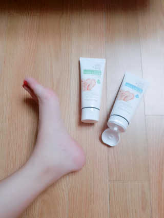 (주)에네스티 에네스티 수안수 실크스킨 풋크림 1+1 — 5점을 준 리뷰어가 2019년 11월 올린 사용 사진