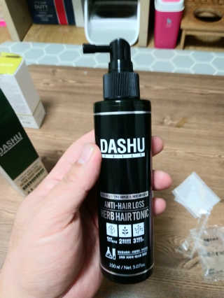 다슈코리아 다슈 데일리 안티 헤어로스 허브 헤어토닉 150ml — 5점을 준 리뷰어가 2020년 1월 올린 사용 사진