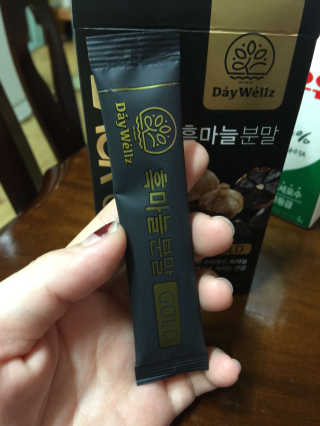 데이웰즈 흑마늘분말골드 — 5점을 준 리뷰어가 2017년 10월 올린 사용 사진
