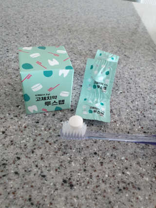솔테라피 씹는 고체치약 투스탭 스파클레몬 6정 x 5박스 — 5점을 준 리뷰어가 2019년 5월 올린 사용 사진