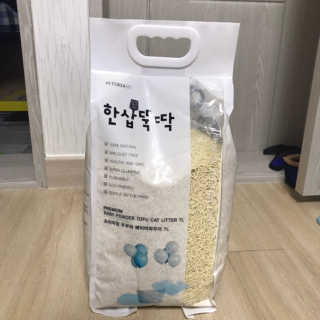 [펫토리아]한삽뚝딱 프리미엄 고양이 두부모래 — 4점을 준 리뷰어가 2019년 8월 올린 사용 사진