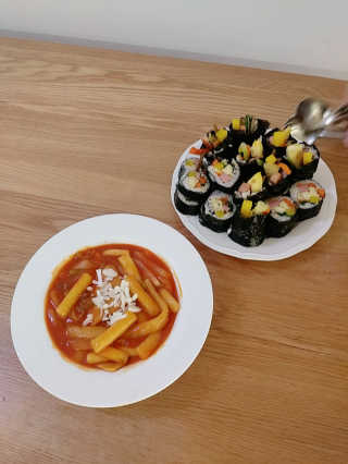 두번째 국떡 국가대표 떡볶이 1팩 + 영미칩 2봉 증정 — 4.17점을 준 리뷰어가 2019년 2월 올린 사용 사진