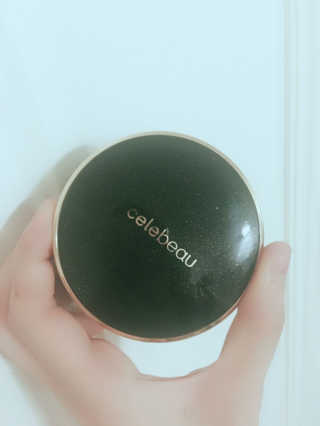 셀레뷰 블랙 세럼 팩트 — 4.67점을 준 리뷰어가 2017년 9월 올린 사용 사진