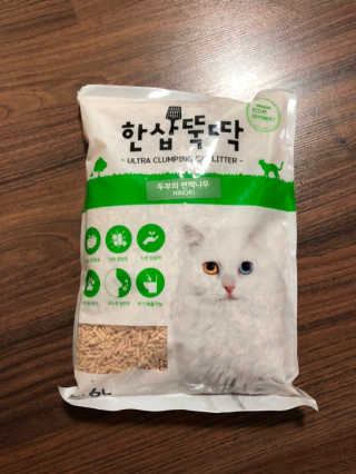 [펫토리아] BEST 고양이두부모래 6L 한삽뚝딱 — 5점을 준 리뷰어가 2018년 12월 올린 사용 사진