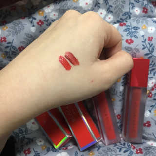 [블랙루즈] 에어 핏 벨벳틴트 시즌1 7종 중 택1+랜덤1 — 5점을 준 리뷰어가 2018년 11월 올린 사용 사진