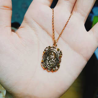 쥬얼카운티 92.5 Silver Byzantine Coin Pendant Necklace — 4점을 준 리뷰어가 2018년 11월 올린 사용 사진