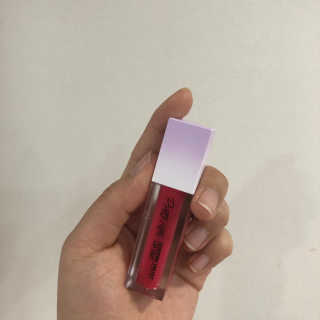 터치인솔 프리티필터 쉬폰 벨벳 립틴트 비비드팝 컬렉션 — 4.5점을 준 리뷰어가 2019년 3월 올린 사용 사진