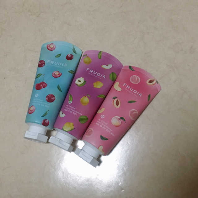 [후르디아] 과즙 뿜뿜 꿀보습 바디 에센스 3종 세트 리뷰 사진