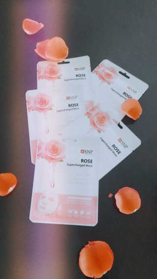 SNP Supercharged Mask_Rose Centifoli Flower — 4.5점을 준 리뷰어가 2019년 1월 올린 사용 사진
