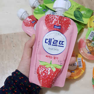 데르뜨 떠먹는 과일 3종, 짜먹는 과일 2종 총 10개 체험 — 4.5점을 준 리뷰어가 2020년 3월 올린 사용 사진