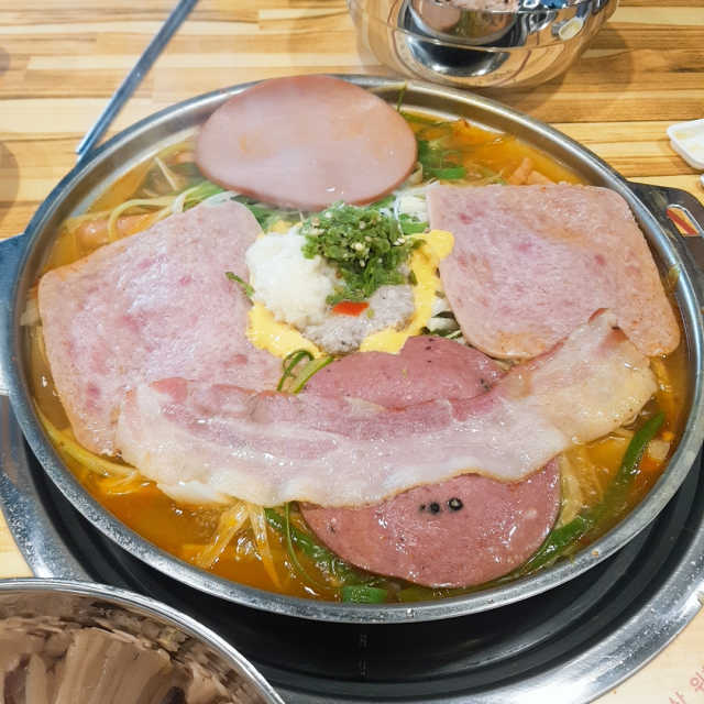 [이태리부대찌개 종각역점] 부대전골 2인 리뷰 사진