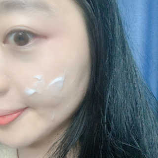 스킨더마 날씬마녀 화이트닝 모이스처크림 — 5점을 준 리뷰어가 2019년 12월 올린 사용 사진