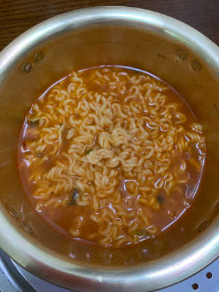 라면 그대로가 제일 맛있는 더엄마라면 — 5점을 준 리뷰어가 2019년 7월 올린 사용 사진