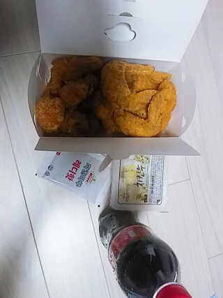 [치킨마루]-  빠사칸윙봉현미 + 콜라 500ml — 4.5점을 준 리뷰어가 2019년 7월 올린 사용 사진
