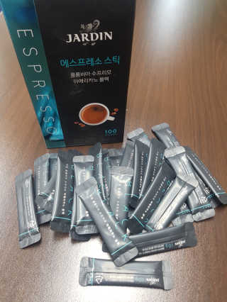 (주)쟈뎅 쟈뎅 에스프레소 스틱 아메리카노 블랙 — 5점을 준 리뷰어가 2018년 10월 올린 사용 사진