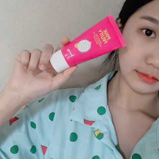 하프 문 아이즈 [하프문아이즈]용과팩 핑크 프루티 튜브형 40g — 5점을 준 리뷰어가 2019년 12월 올린 사용 사진