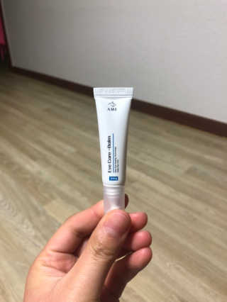 에이엠이 스마트폰으로 인한 눈뻑뻑 해소 AME아이케어밤 베이직 — 5점을 준 리뷰어가 2019년 1월 올린 사용 사진