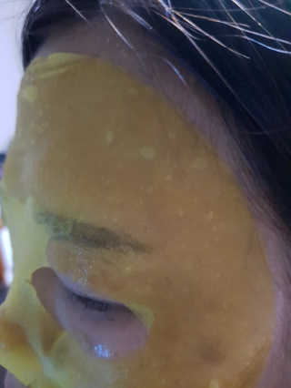 GoodDay Skincare GoodDay 강황 마스크 — 5점을 준 리뷰어가 2019년 5월 올린 사용 사진