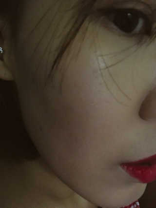 해외열풍 멀티 메이크업 실리콘퍼프 이비블렌더 — 5점을 준 리뷰어가 2018년 7월 올린 사용 사진