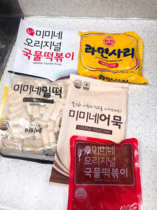 홍대미미네국물떡볶이 [홍대미미네]오리지널 국물 떡볶이4팩 + 라면사리 — 5점을 준 리뷰어가 2019년 4월 올린 사용 사진