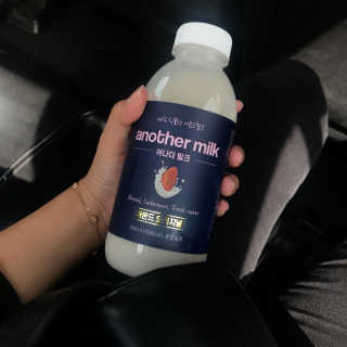 식사대용 아몬드밀크 어나더밀크 500ml X 2병 — 4.83점을 준 리뷰어가 2018년 9월 올린 사용 사진
