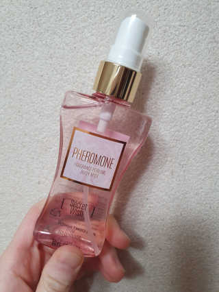 레드컨테이너 페로몬향 퍼퓸 바디미스트 80ml — 5점을 준 리뷰어가 2020년 3월 올린 사용 사진