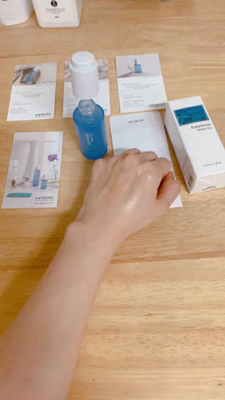 끈적임없는 즉각흡수 아미모네 바다페이셜오일 — 4.5점을 준 리뷰어가 2020년 1월 올린 사용 사진