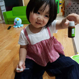 그린스토어 베이비드롭 프로바이오틱스 1병 30일분 — 3점을 준 리뷰어가 2018년 6월 올린 사용 사진