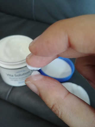 지고트 비타솔루션12 모이스처 앰플 크림 100ml — 4점을 준 리뷰어가 2019년 7월 올린 사용 사진