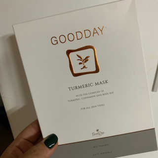 GoodDay Skincare GoodDay 강황 마스크 — 5점을 준 리뷰어가 2019년 12월 올린 사용 사진