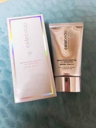 셀레뷰 브라이트닝 에센셜 UV프로텍터 SPF 50+ PA++++ — 5점을 준 리뷰어가 2017년 12월 올린 사용 사진
