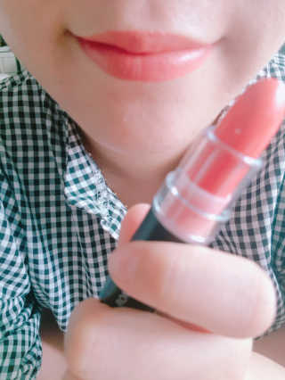 지고트 로맨틱 키스 립스틱 — 5점을 준 리뷰어가 2019년 7월 올린 사용 사진