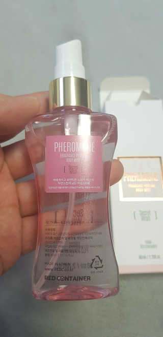 레드컨테이너 페로몬향 퍼퓸 바디미스트 80ml — 5점을 준 리뷰어가 2020년 3월 올린 사용 사진