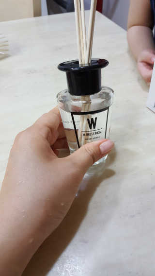 더블유드레스룸 퍼퓸 디퓨저 70ml — 4.83점을 준 리뷰어가 2018년 7월 올린 사용 사진