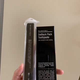 the naked object 디블랙팩치약 디블랙칫솔 세트 — 3.5점을 준 리뷰어가 2020년 2월 올린 사용 사진