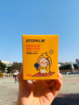 아토팜 야외놀이 선스틱 SPF50+ PA++++ — 5점을 준 리뷰어가 2020년 3월 올린 사용 사진