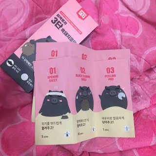 미팩토리 3단 흑돼지코팩 3매입 X 2 — 3.67점을 준 리뷰어가 2018년 10월 올린 사용 사진