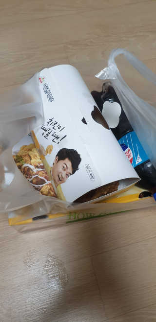 [치킨마루]-  빠사칸레드 + 콜라 500ml — 5점을 준 리뷰어가 2019년 5월 올린 사용 사진