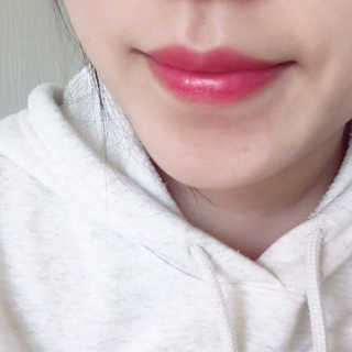 터치인솔 메탈리스트 리퀴드 포일 립스틱 5종 — 3.67점을 준 리뷰어가 2018년 3월 올린 사용 사진