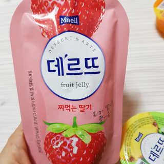데르뜨 떠먹는 과일 3종, 짜먹는 과일 2종 총 10개 체험 — 5점을 준 리뷰어가 2020년 3월 올린 사용 사진