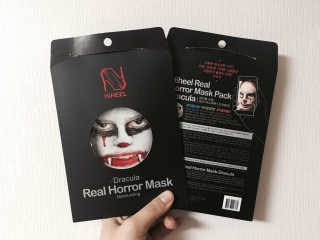 하이힐 리얼 호러마스크팩, HiHEEL REAL HORROR MASKPACK 하이힐 리얼 호러마스크팩-드라큐라 — 3.5점을 준 리뷰어가 2016년 12월 올린 사용 사진