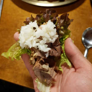 [동네맛집족발] 4개 족발 중 택1 — 4점을 준 리뷰어가 2020년 2월 올린 사용 사진